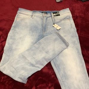 Brand new Express Skinny Mid-rise jeans.